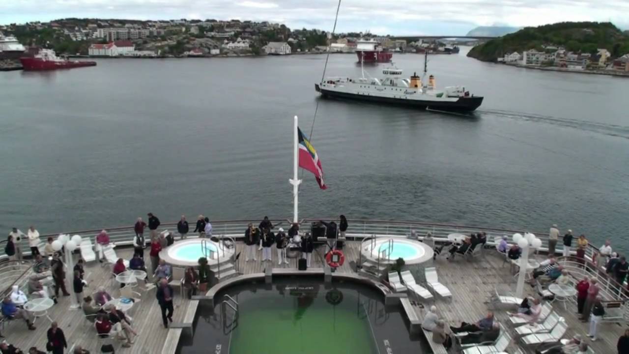 MS Balmoral Cruise Kristiansund Norway afvaart