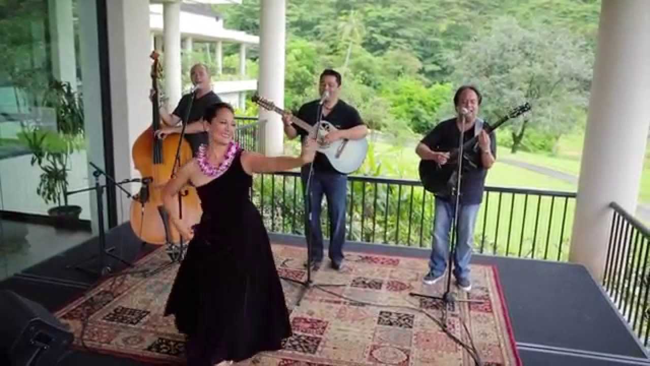 Ho`okena - Moani Ke Ala (HiSessions.com Acoustic Live!)