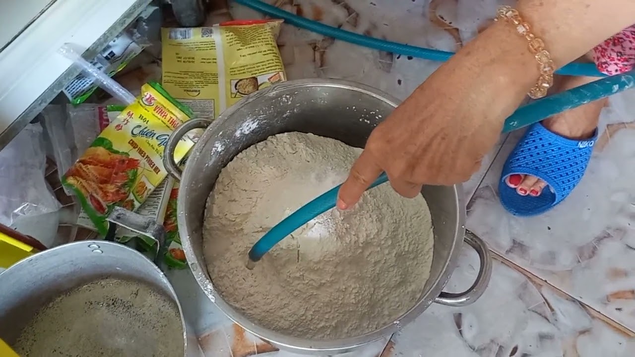 Di an banh xeo ,noi ban co gi  ?cho len hinh cai do