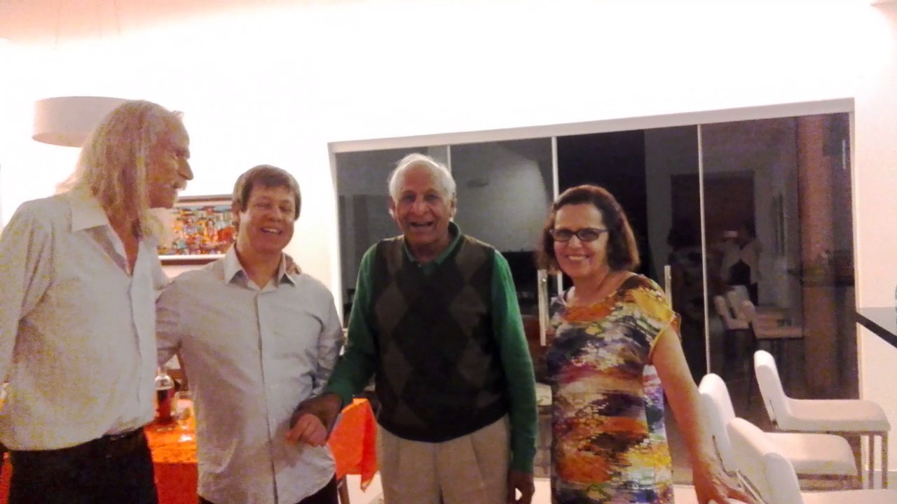 Cantando com Charanand