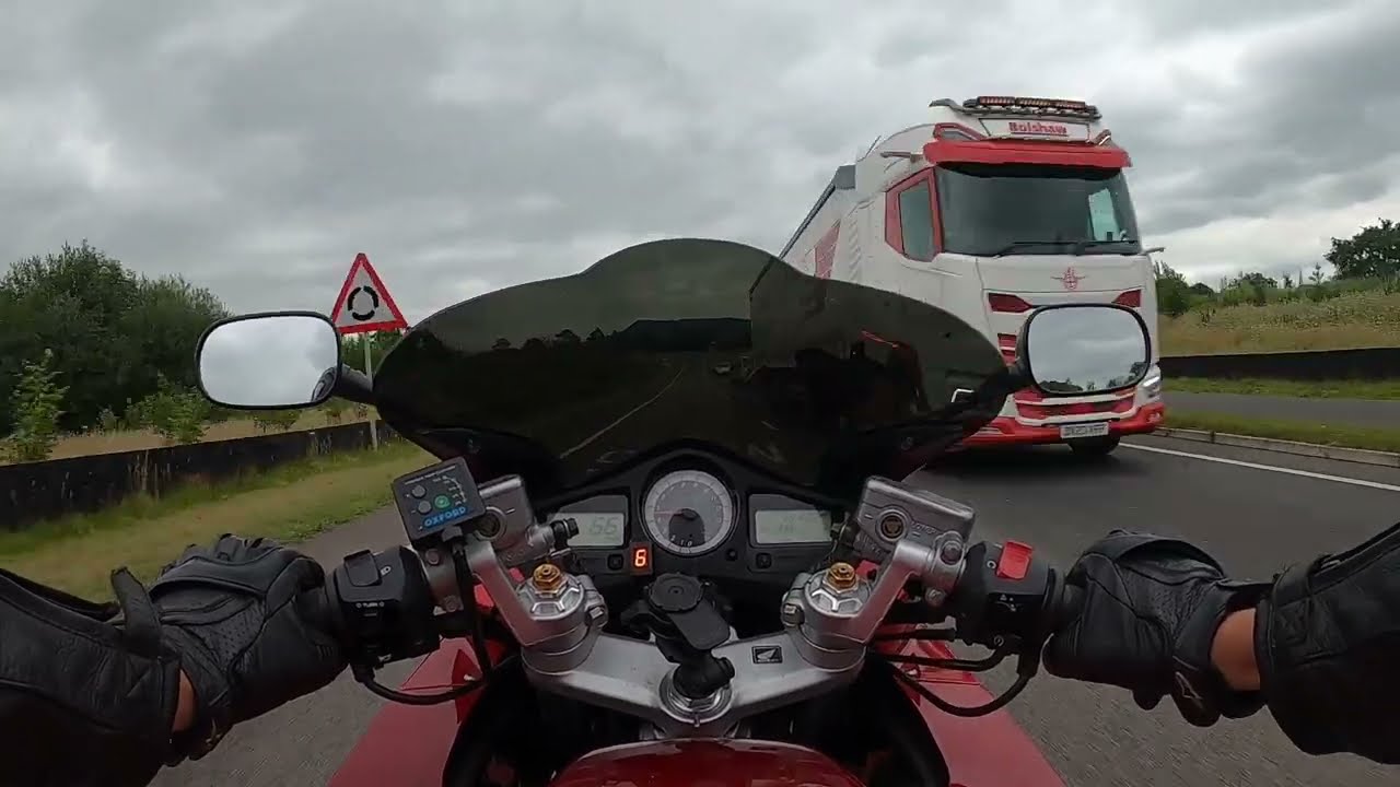 2006 Honda VFR800 Walkaround & Test Ride