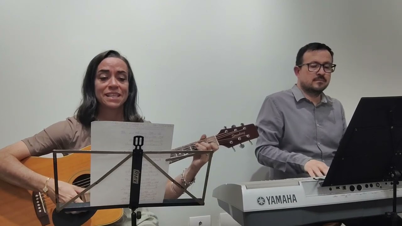 Hino à Nossa Senhora Medianeira de Todas as Graças.