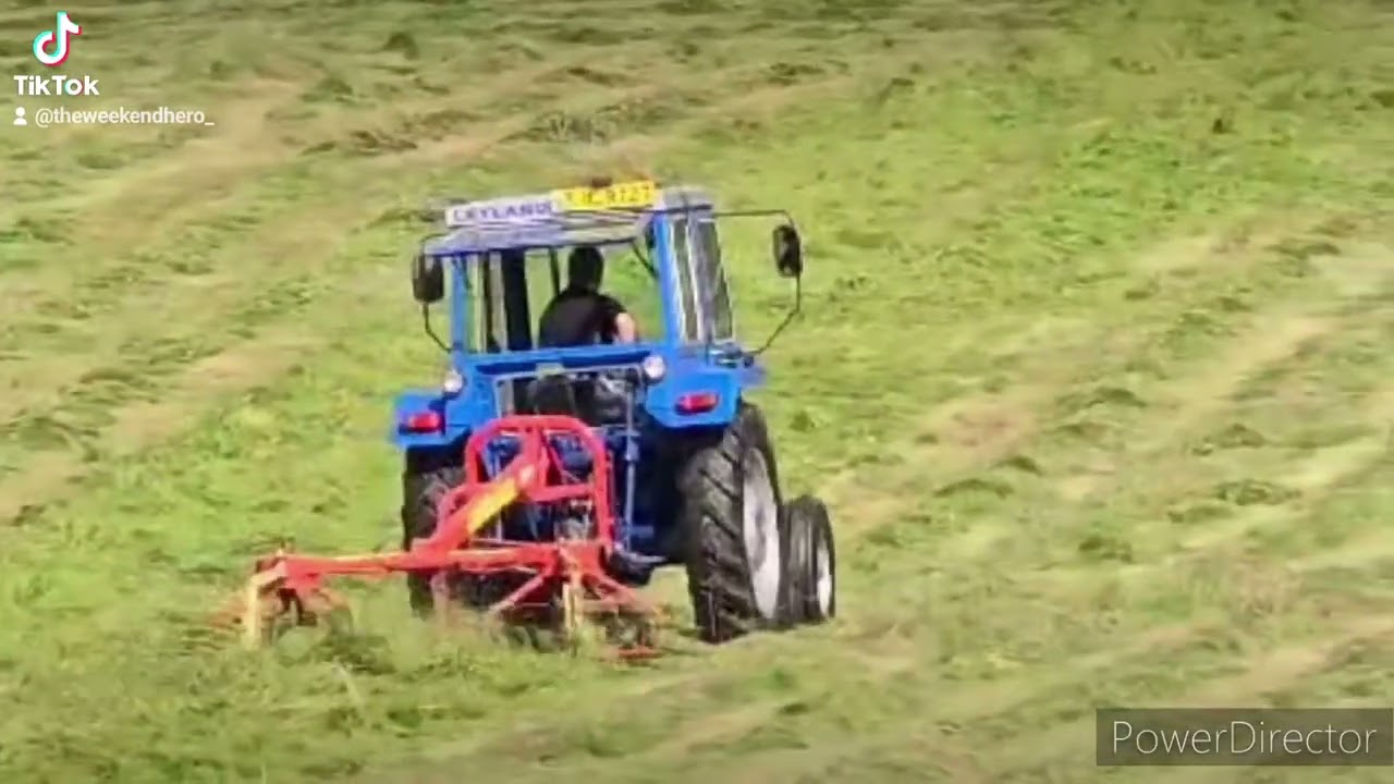 #leylandtractor #smallholding #haymaking #weather #britishfarming