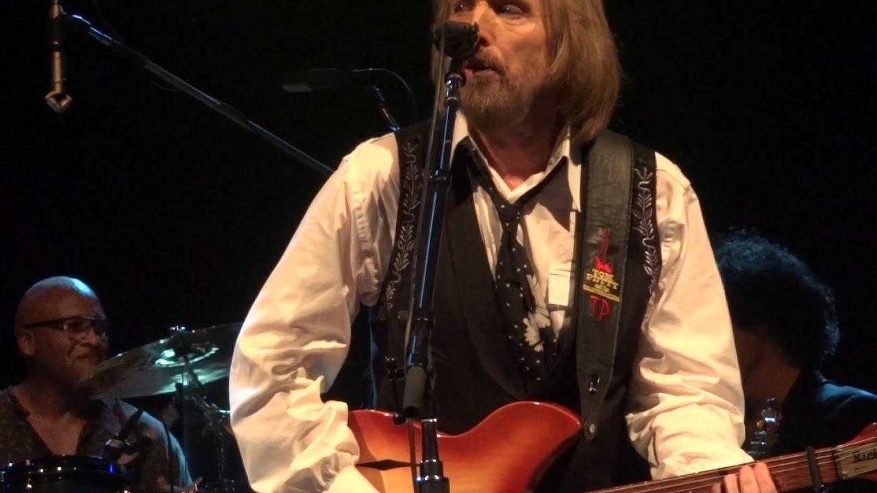 Tom Petty and the Heartbreakers - Free Fallin' Live at The O2 Dublin Ireland