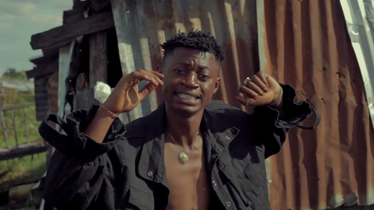 Supran Boy_-_Kipara_ft_Wayux_(Clip Officiel)
