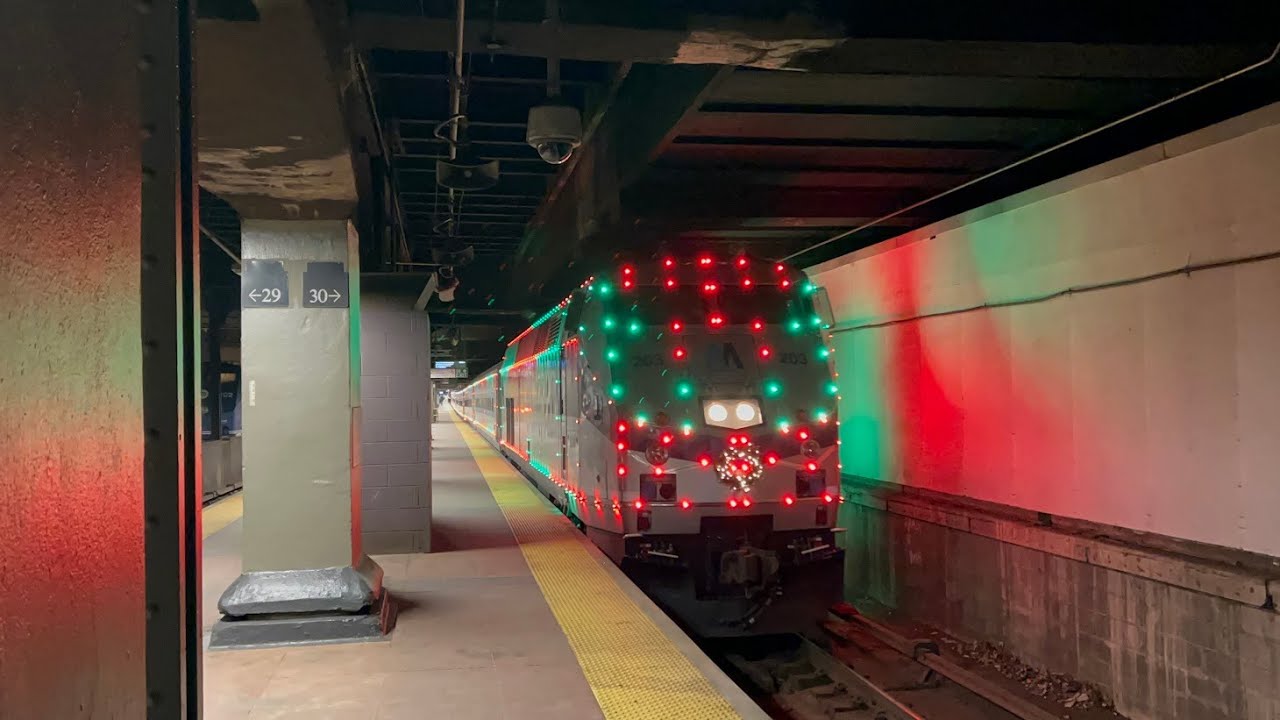 MTA MNRR: Holiday Lights P32AC-DM 203 And A Few More @ Grand Central And Stamford