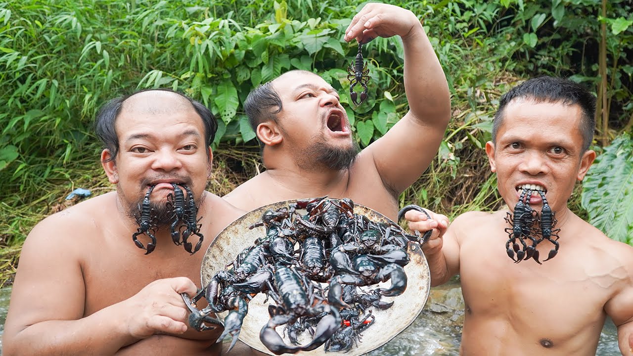 Eating Whole Scorpions | Dwarf Tribe's Recipe for Roasting Birds in the Ground | Dwarf Food