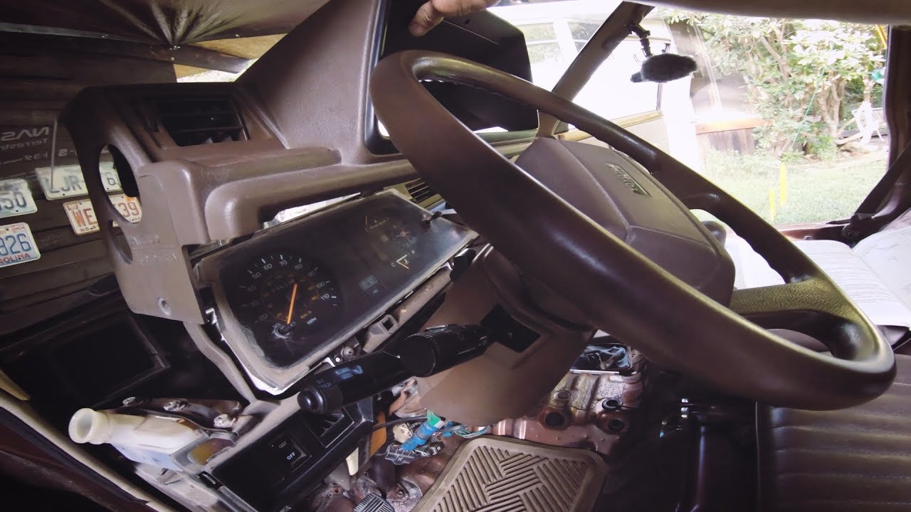 1988 Toyota 4x4 Van | Removing the dash