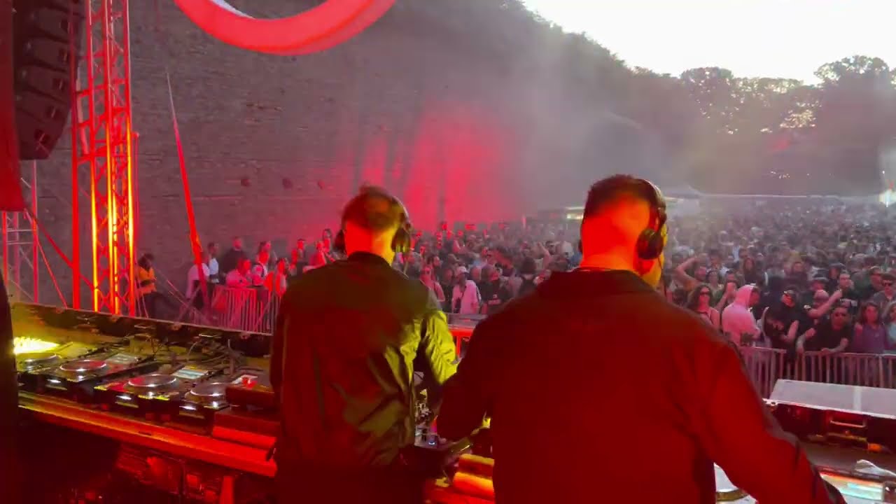 @shdwobscureshape3621 @exitfestival NSNS Stage 2022 | Grotto klabing