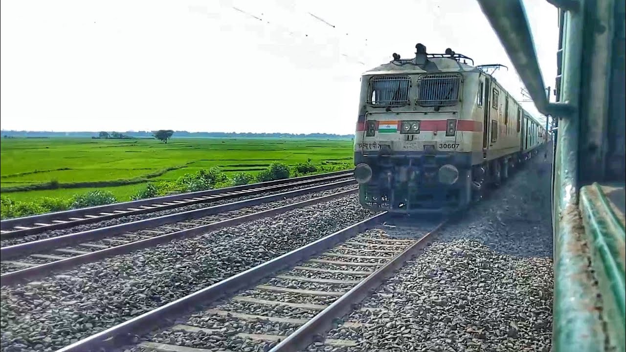 BRC WAP-7 Led Poorva Express Overtakes MEMU