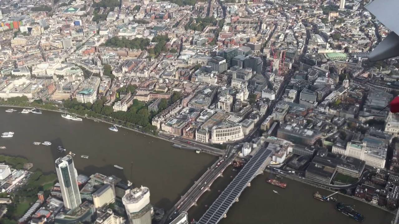 BA A318 landing at London City