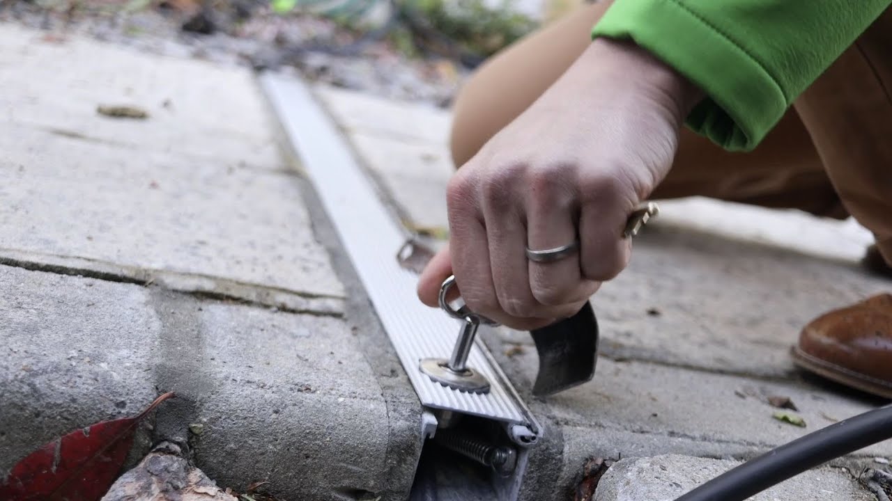 Charge Gully: How to charge an electric car from home without a driveway?