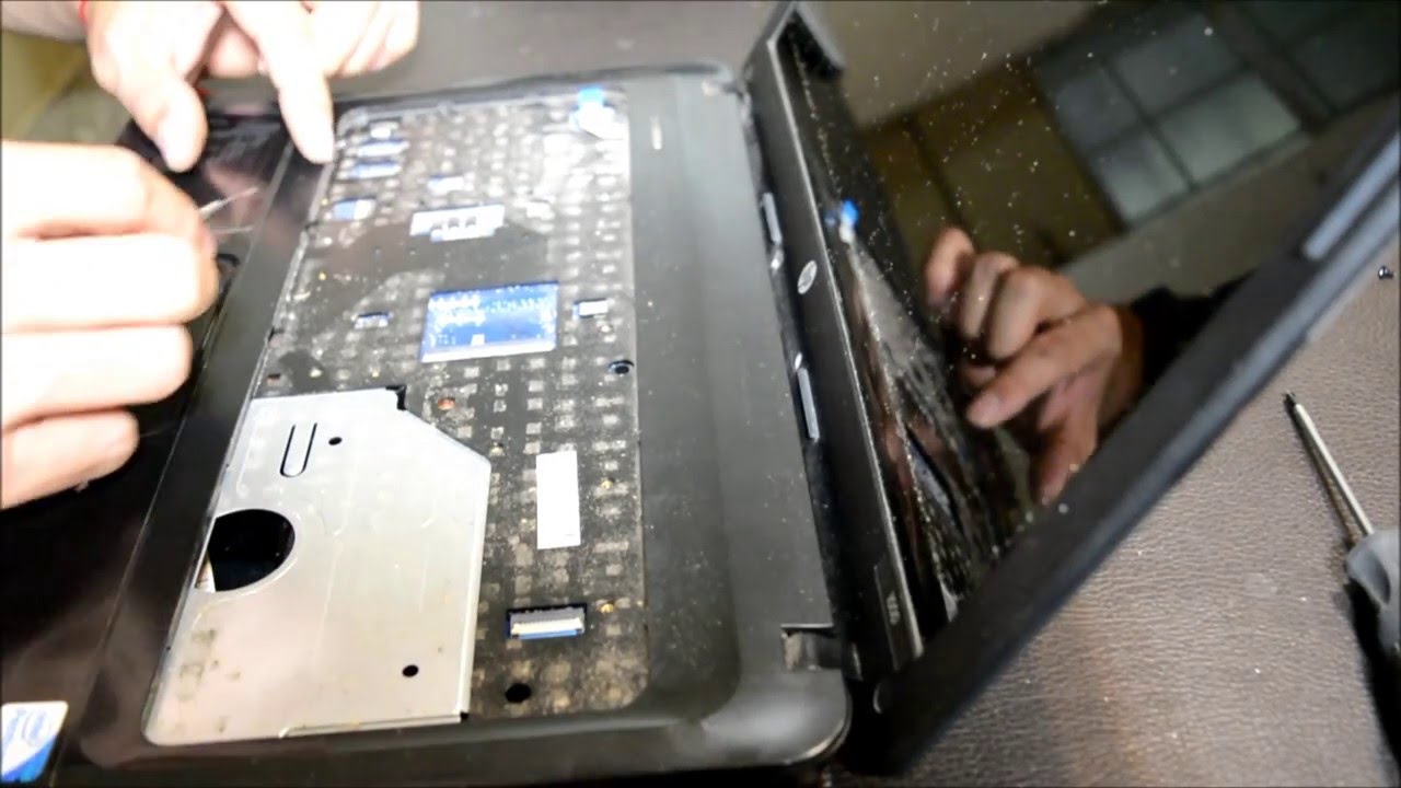 Desarmar notebook HP 1000