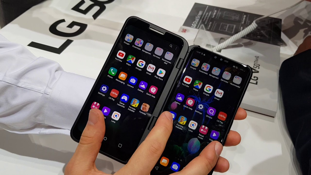 Demo of  the LG V50 ThinQ handset and dual screen add on at #MWC19