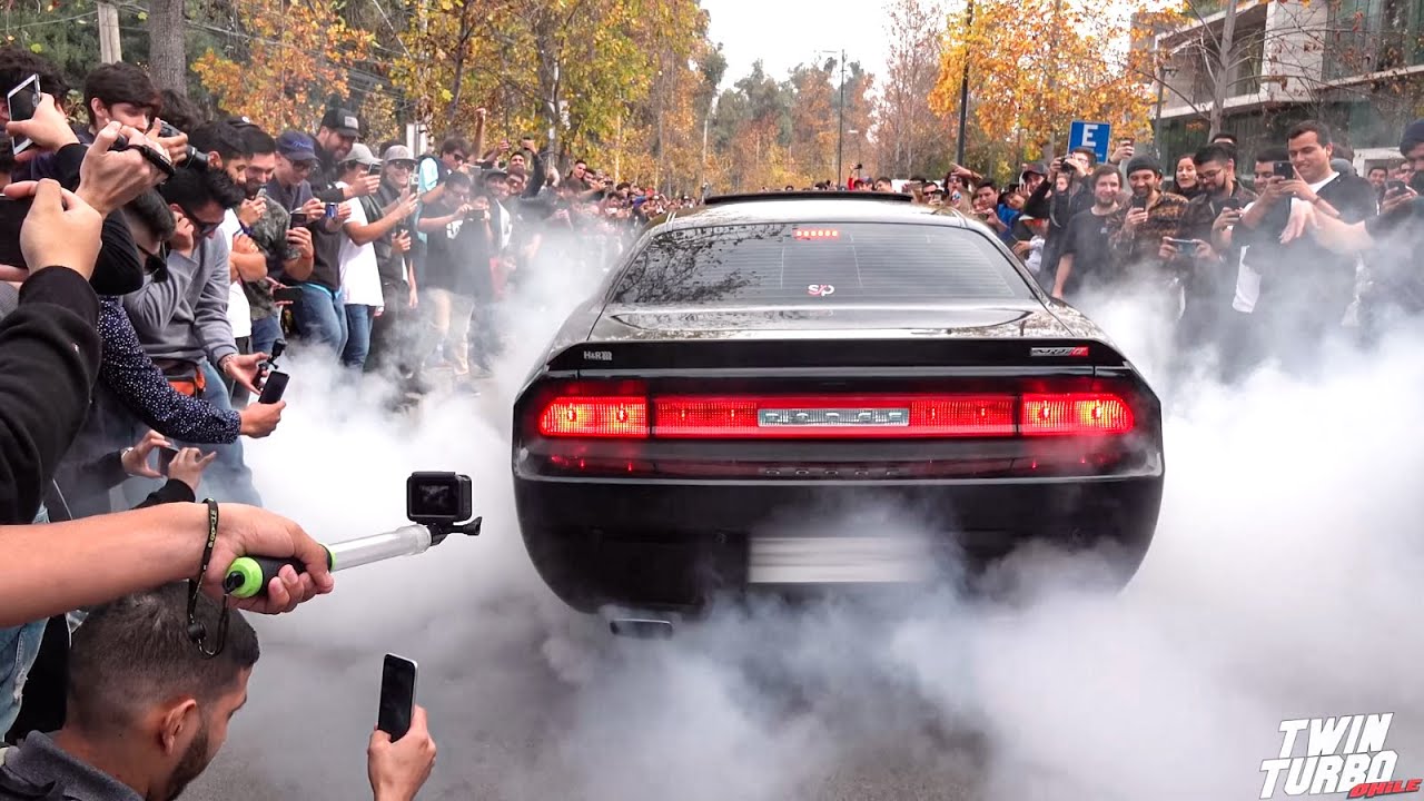 SUPERCARS Leaving Car Meet CHILE 2019 // Acceleration & burnouts!