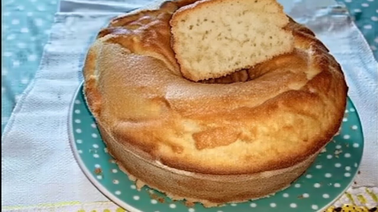 Como fazer  Bolo de Tapioca com Coco Ralado: Fofinho, que Derrete na Boca! 🥥🍰