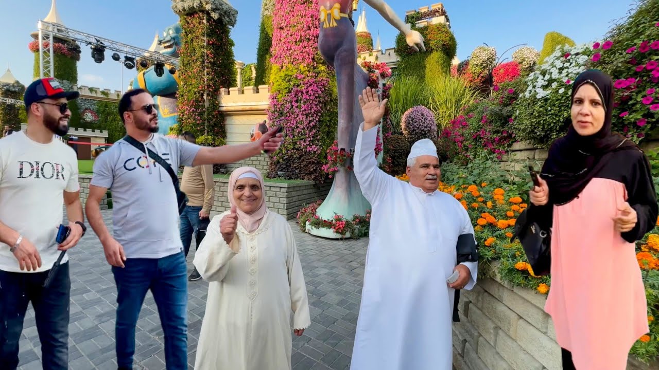 هنا غادي ندوز شهر العسل ❤️ عائلة مربوحة في حديقة الزهور  ( الحلقة 15 )