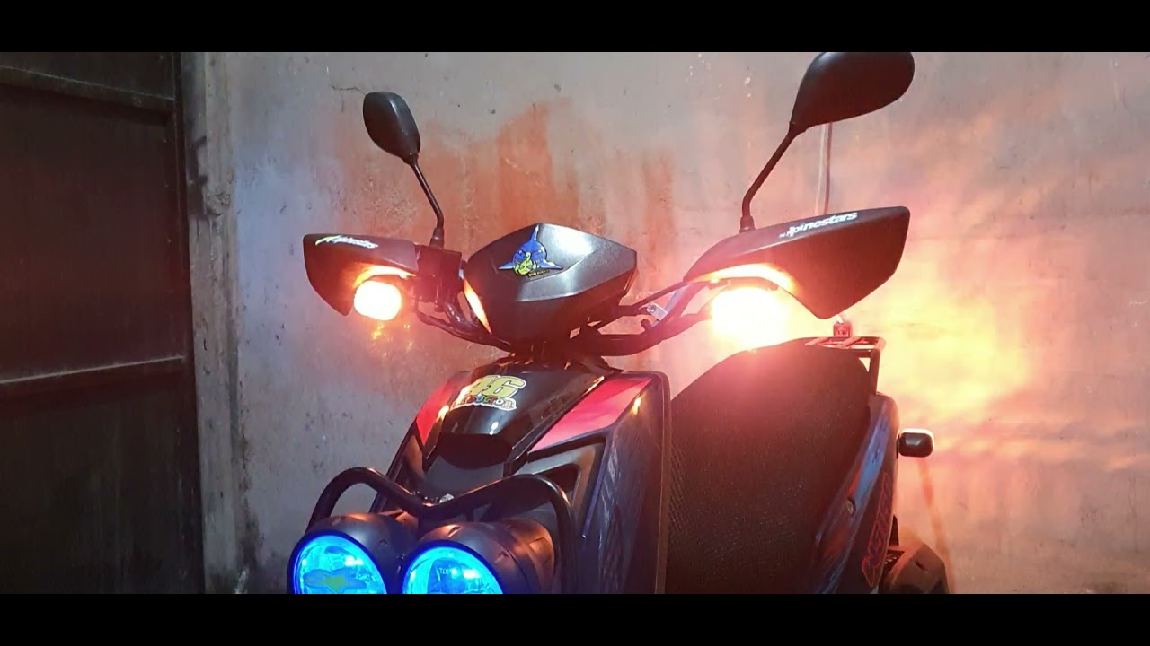 Italika WS 150 sport cambiando focos!!!
