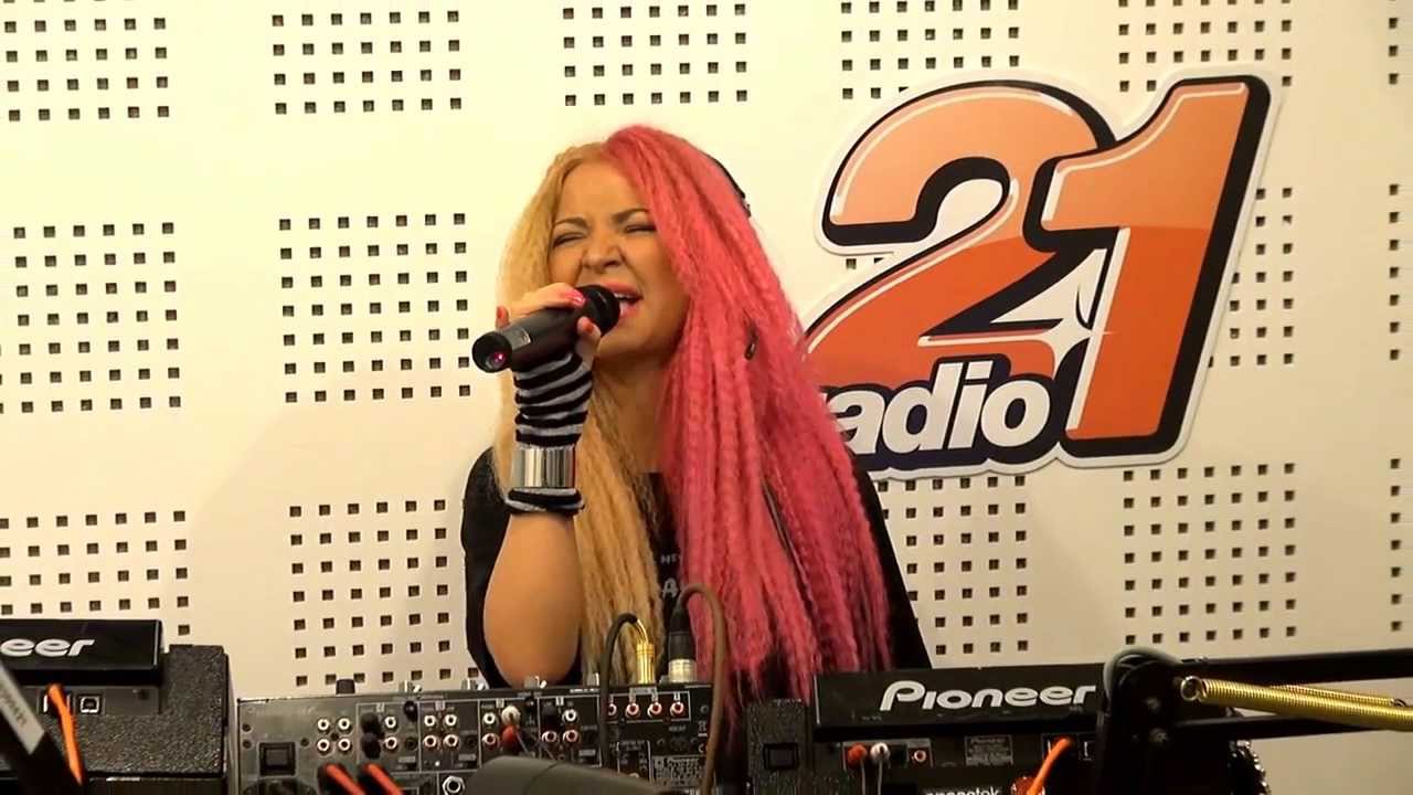 Alessia - Hacker de sentimente (Live @ Request 629)