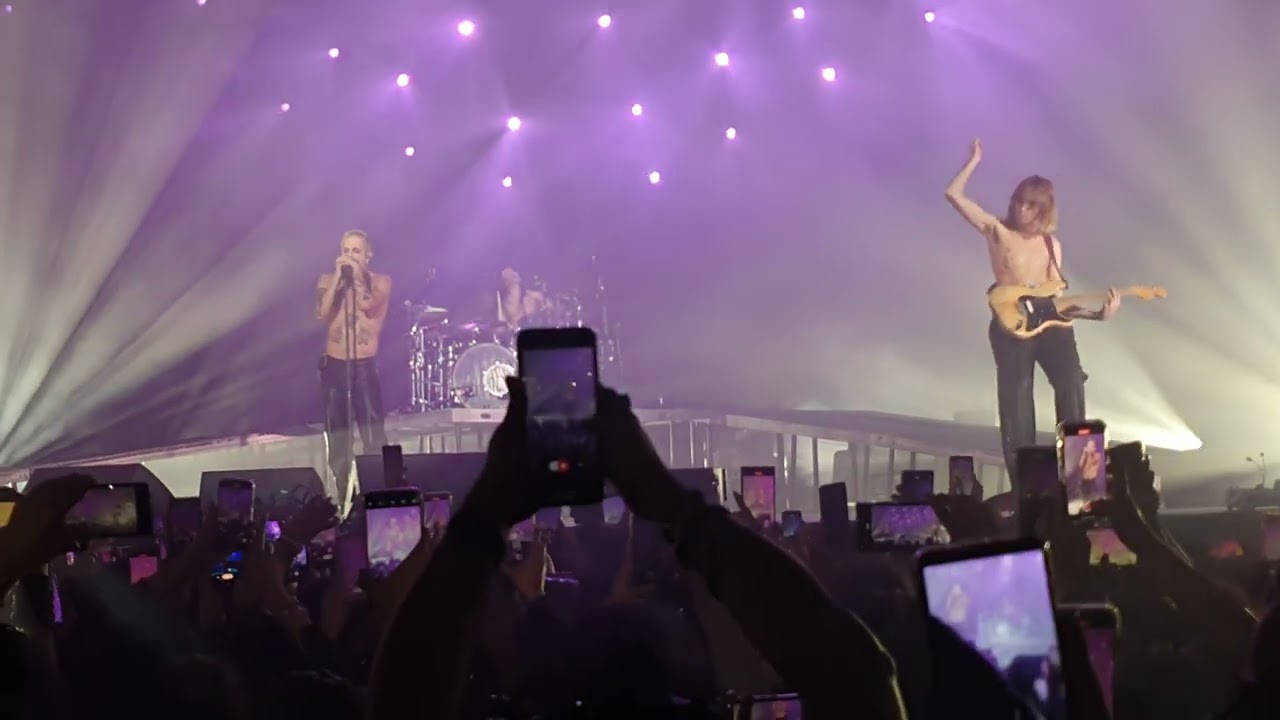 Måneskin "Guitar Intro + The Loneliest" live, México 2023
