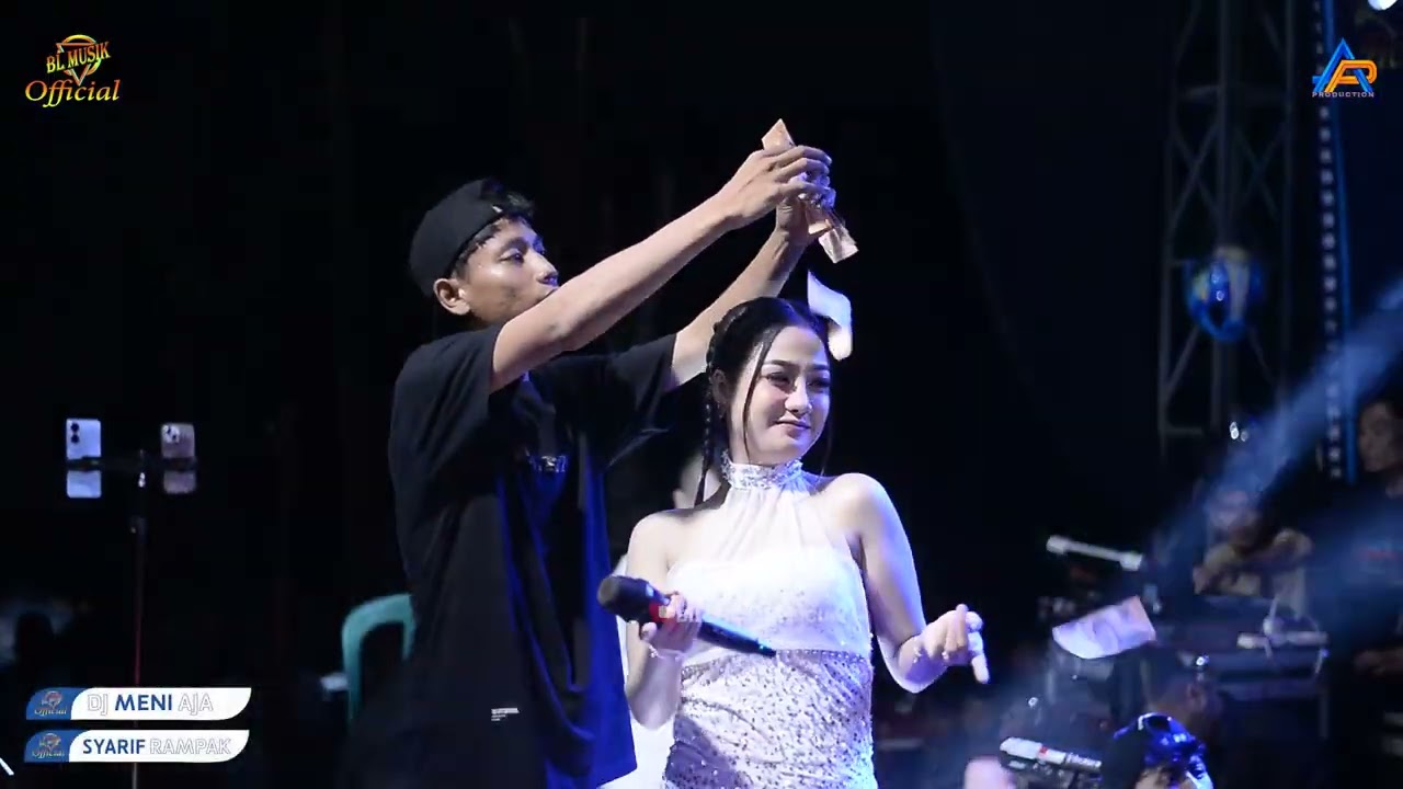 SINGER BLMUSIK ASIK DI SAWER BANG RAHMAT ANGKOG - SEKSI - VOC ERNACABE CISIMEUT 