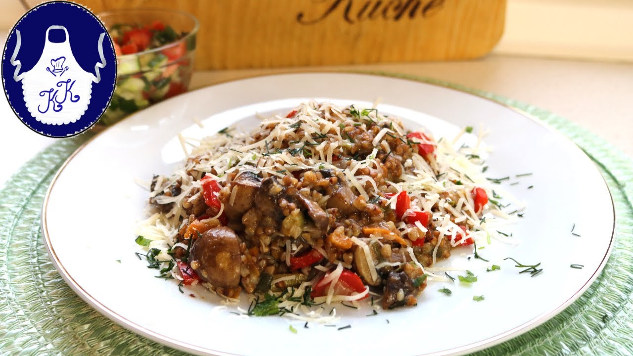 Schnelles Mittagessen unter 30 Minuten Buchweizen mit Pilzen und Gemüse