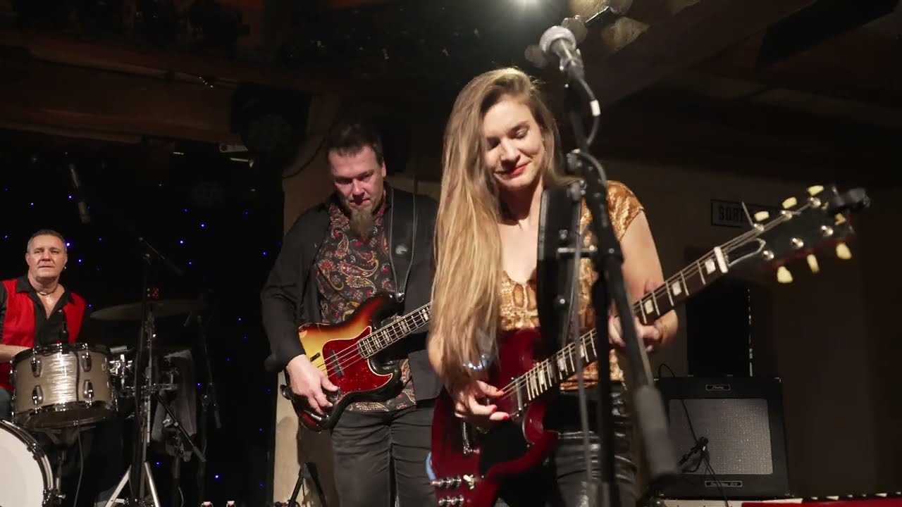 Ghalia Volt Katie Henry & Blues Caravan Fortunate Son Live @ Mühle Hunziken Rübigen Switzerland 2022