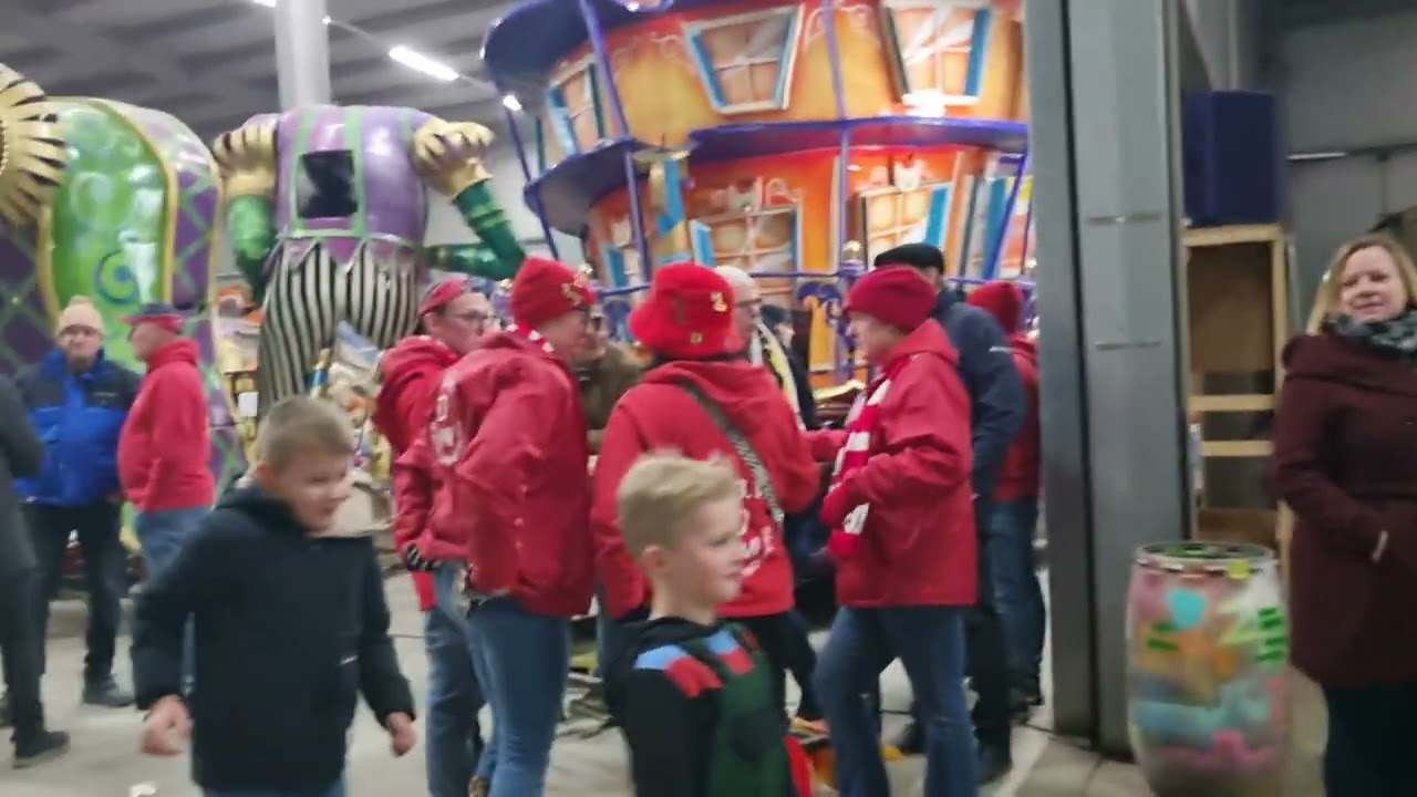 Kijkavond Carnavalswagens in Hulst