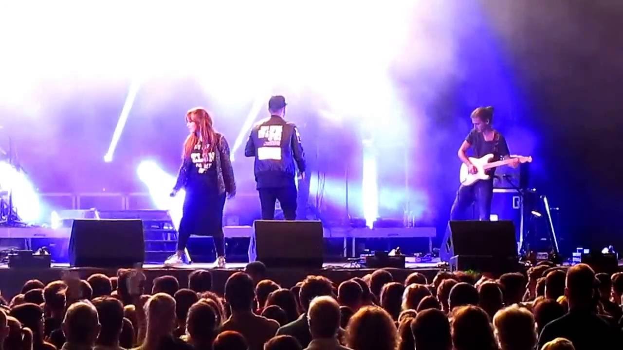 Carolina Deslandes - Ao vivo em  Tavira (23-09-16)