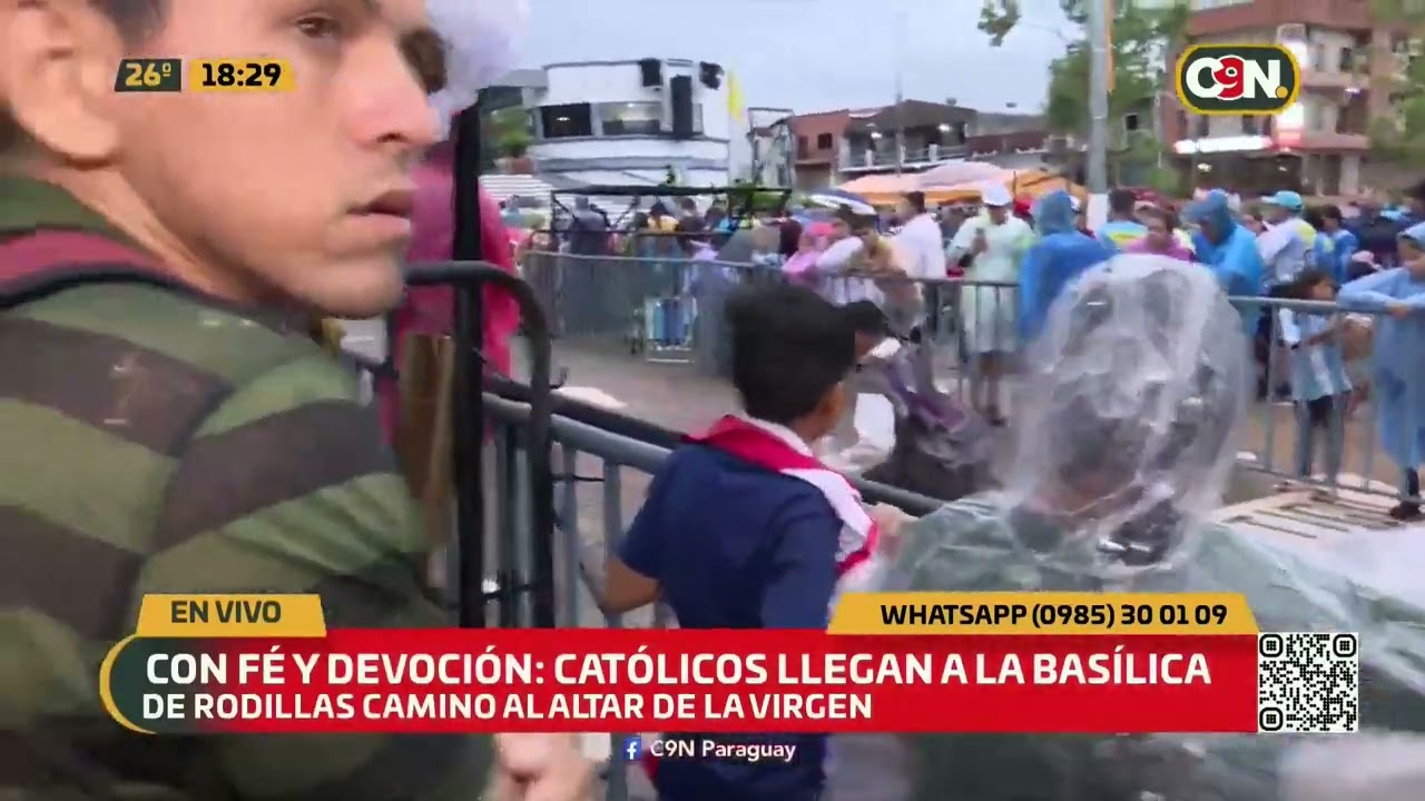 Joven fiel llega de rodillas a la basílica de Caacupé