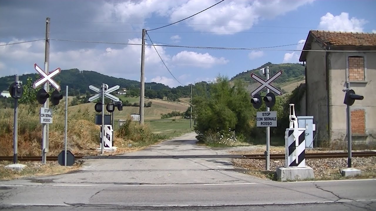Spoorwegovergang San Polo D'enza (I) // Railroad crossing // Passaggio a livello
