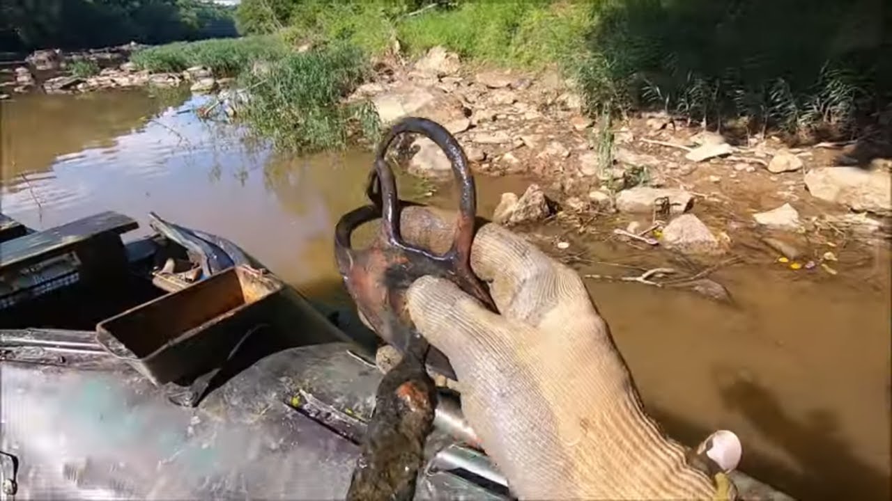 I Found A Civil War Sword In The River!