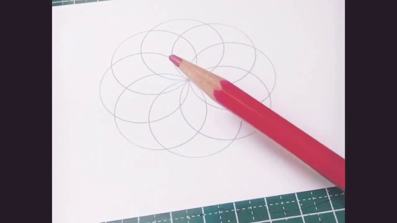 色鉛筆で楽描き曼荼羅アート