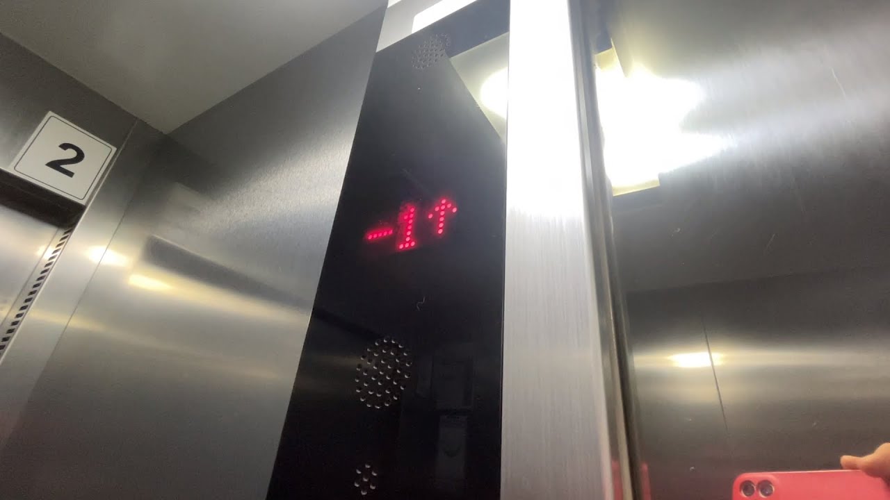 2020 ThyssenKrupp Ascensor Electromecánico @ Condominio Barrio Norte, Villa Alemana, Chile