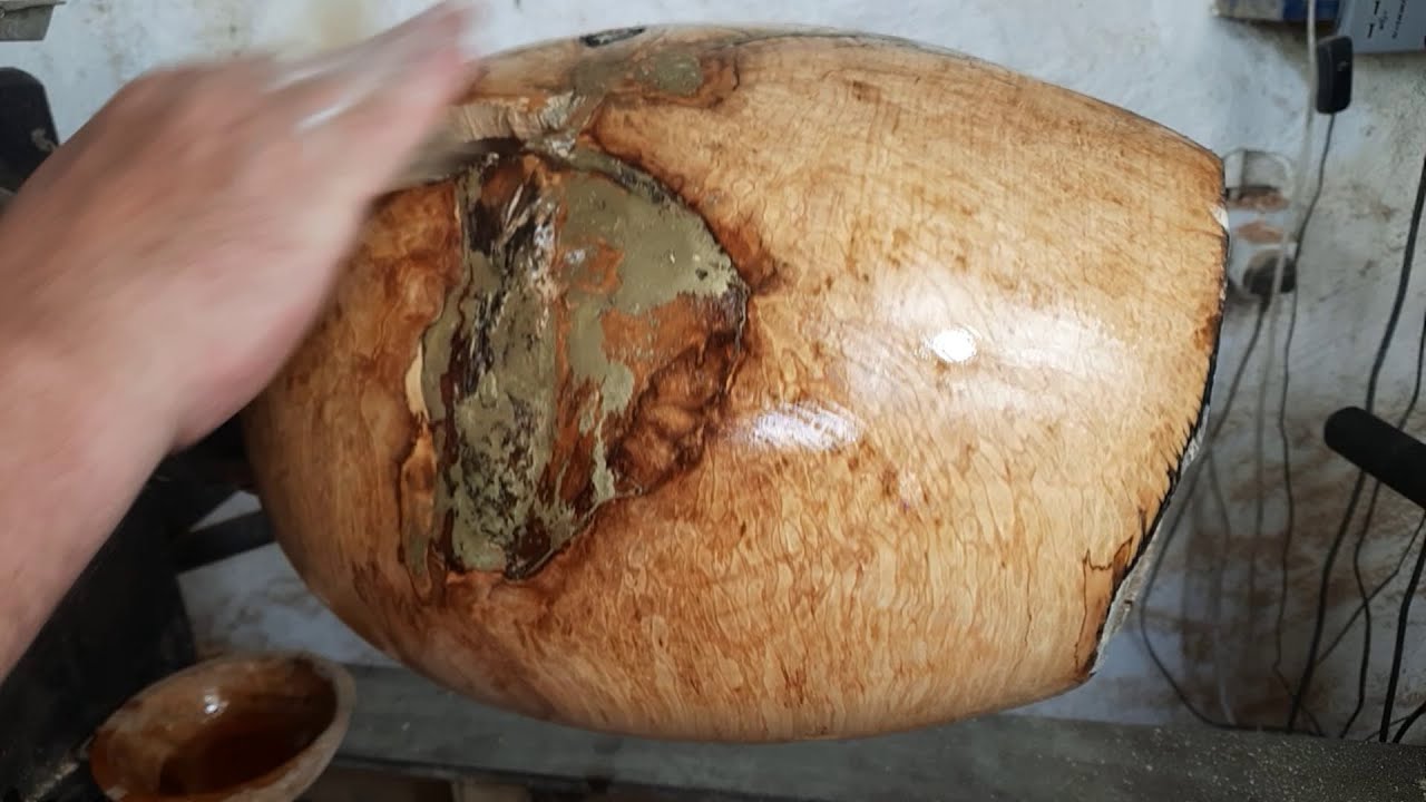 WOOD TURNING A Large spalted beech vase with brass inlays from start to finish in a ASMR style.