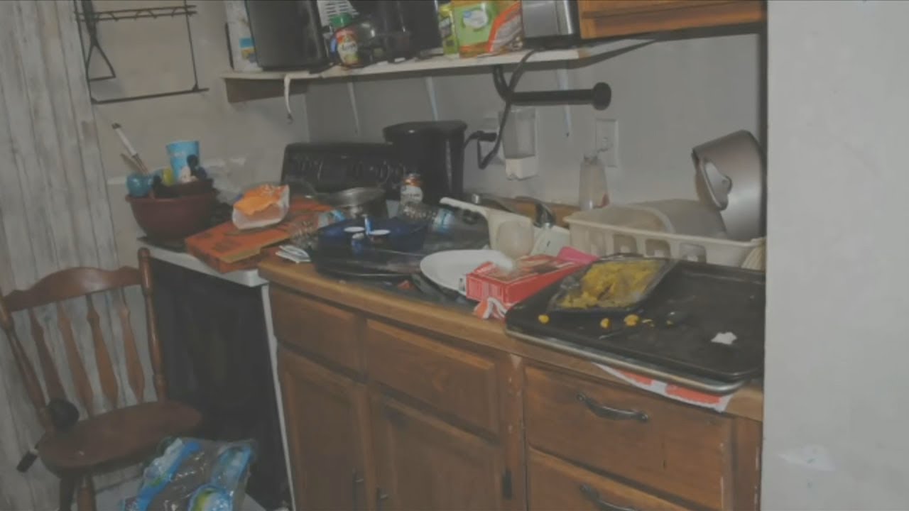 Couple appears in court after police find 4 kids living in filth, without water or heat