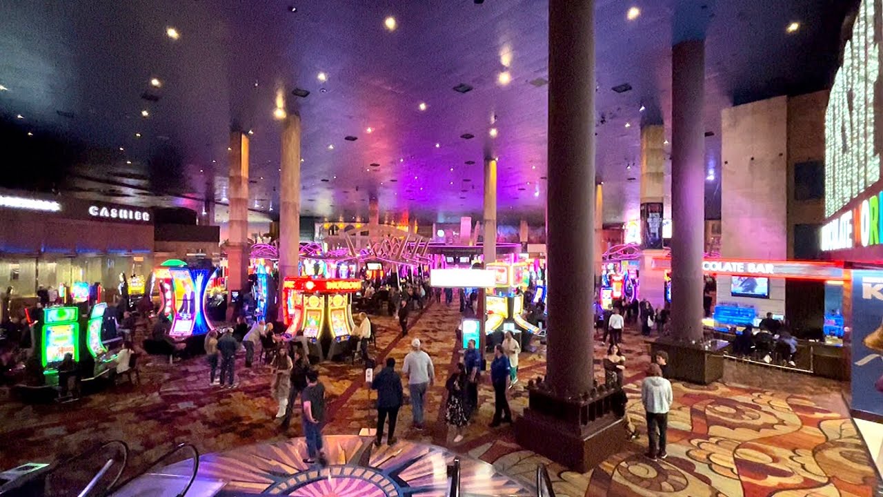 ASMR In Public | Las Vegas Strip & Casinos 💤🎰