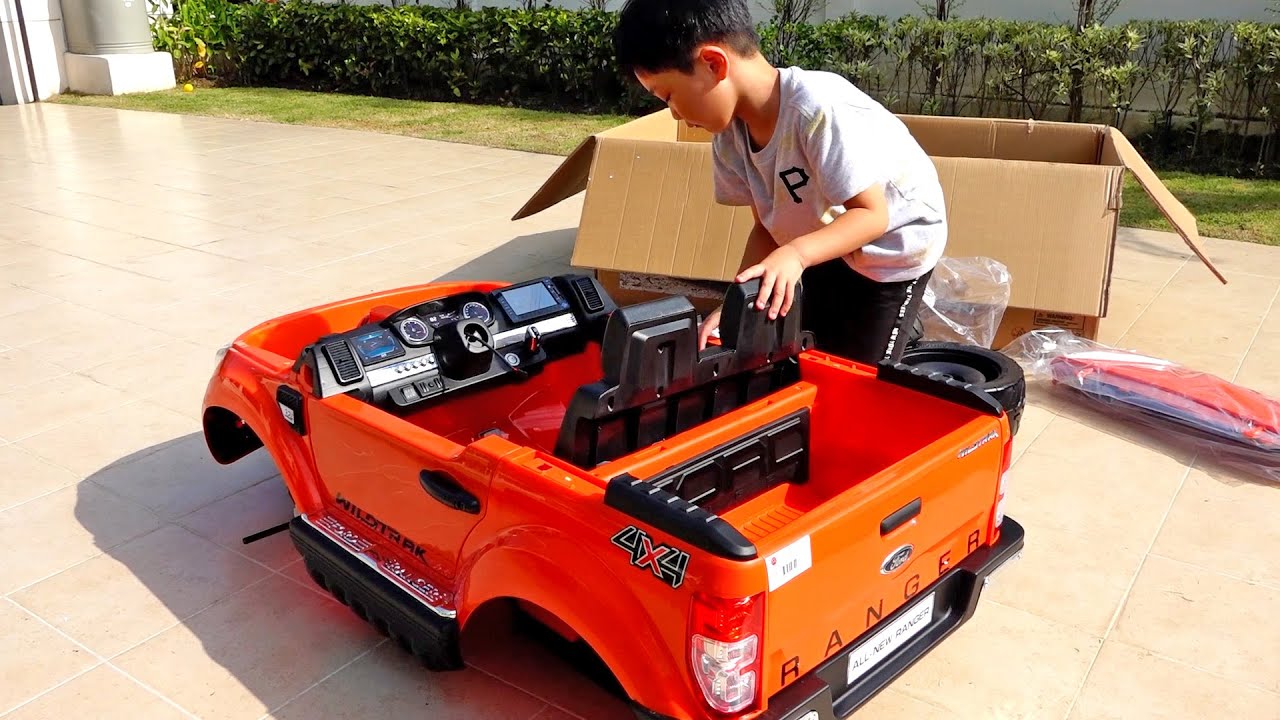 сборка игрушечной машинки для детской площадки Power Wheels Car Toy Assembly for Kids