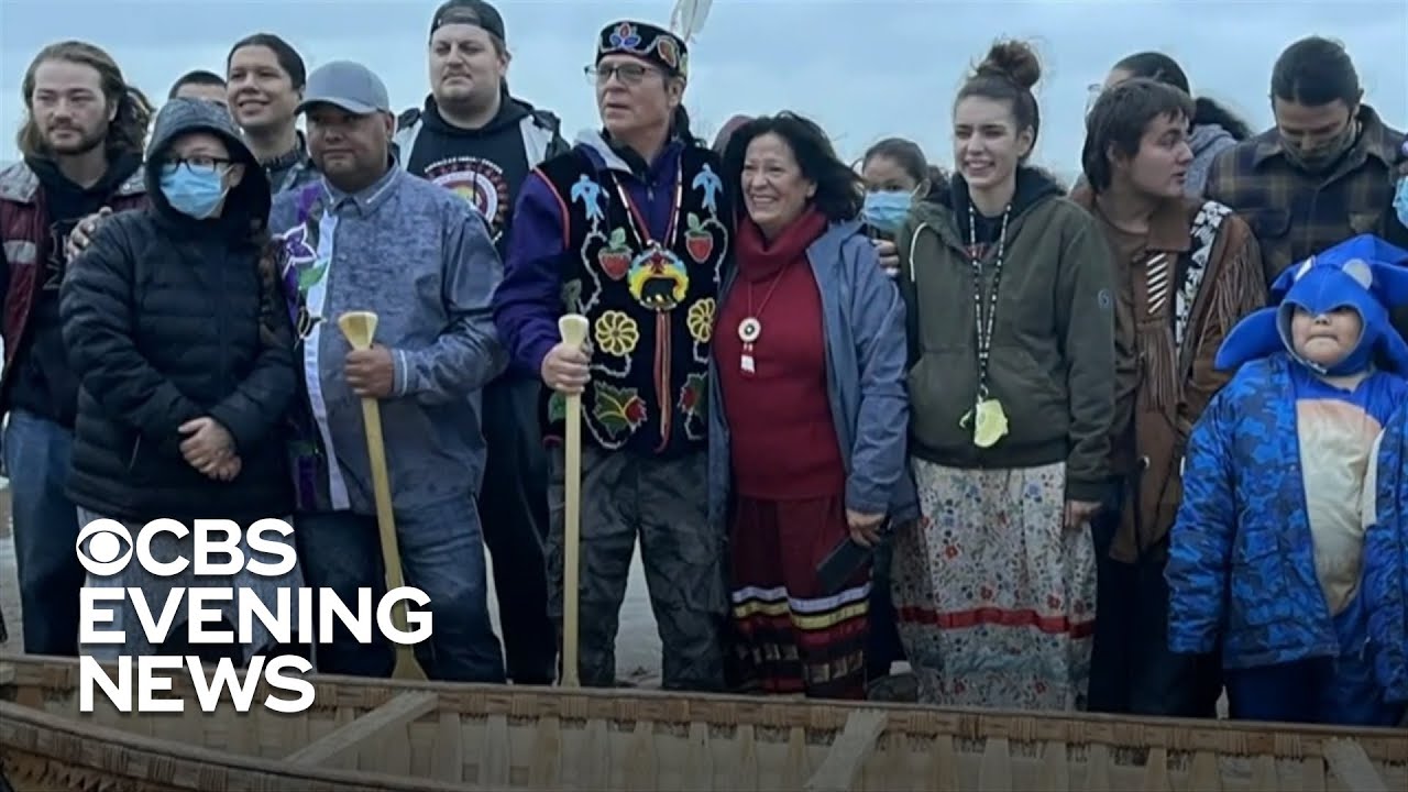 Native American canoe builder passes knowledge of craft down to students