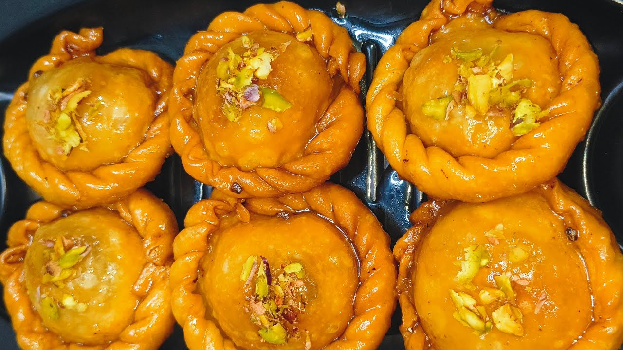 चन्द्रकला मिठाई बनाने का सबसे आसान तरीका| Chandarkala Recipe | SuryaKala Recipe | Holi Sweets |