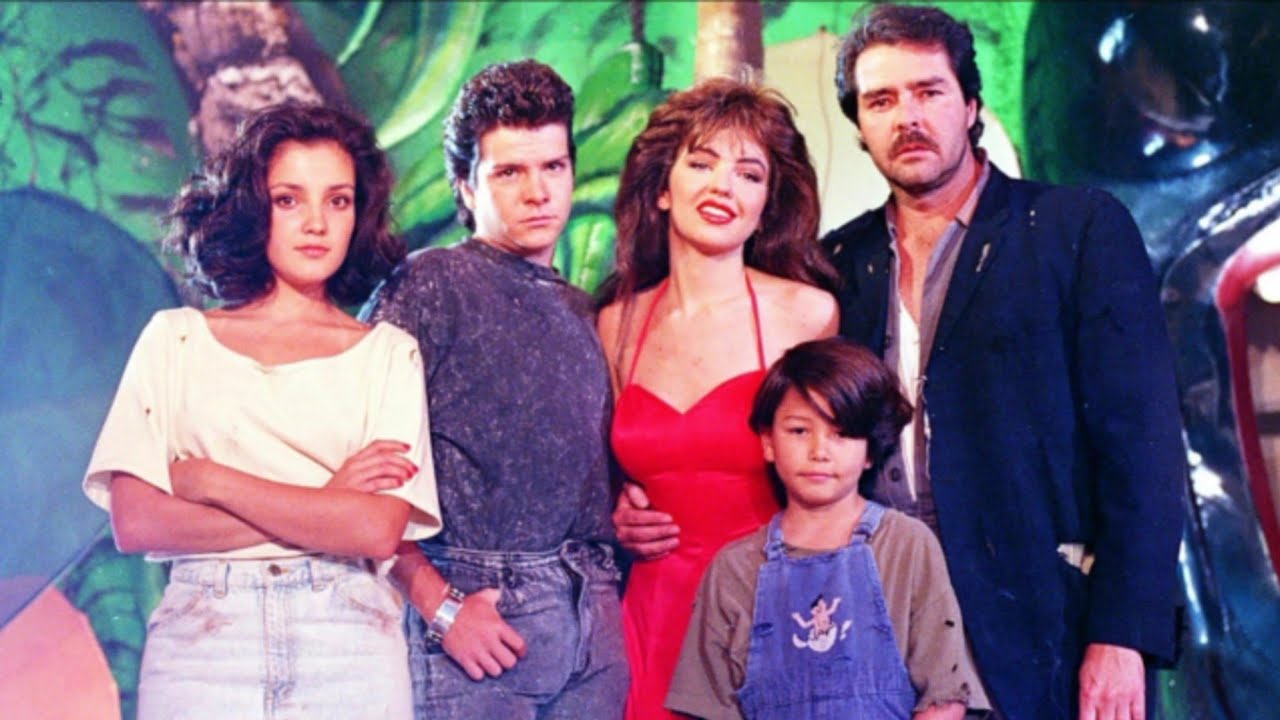LAS MEJORES FOTOS DE MARÍA MERCEDES - THALÍA (1992)