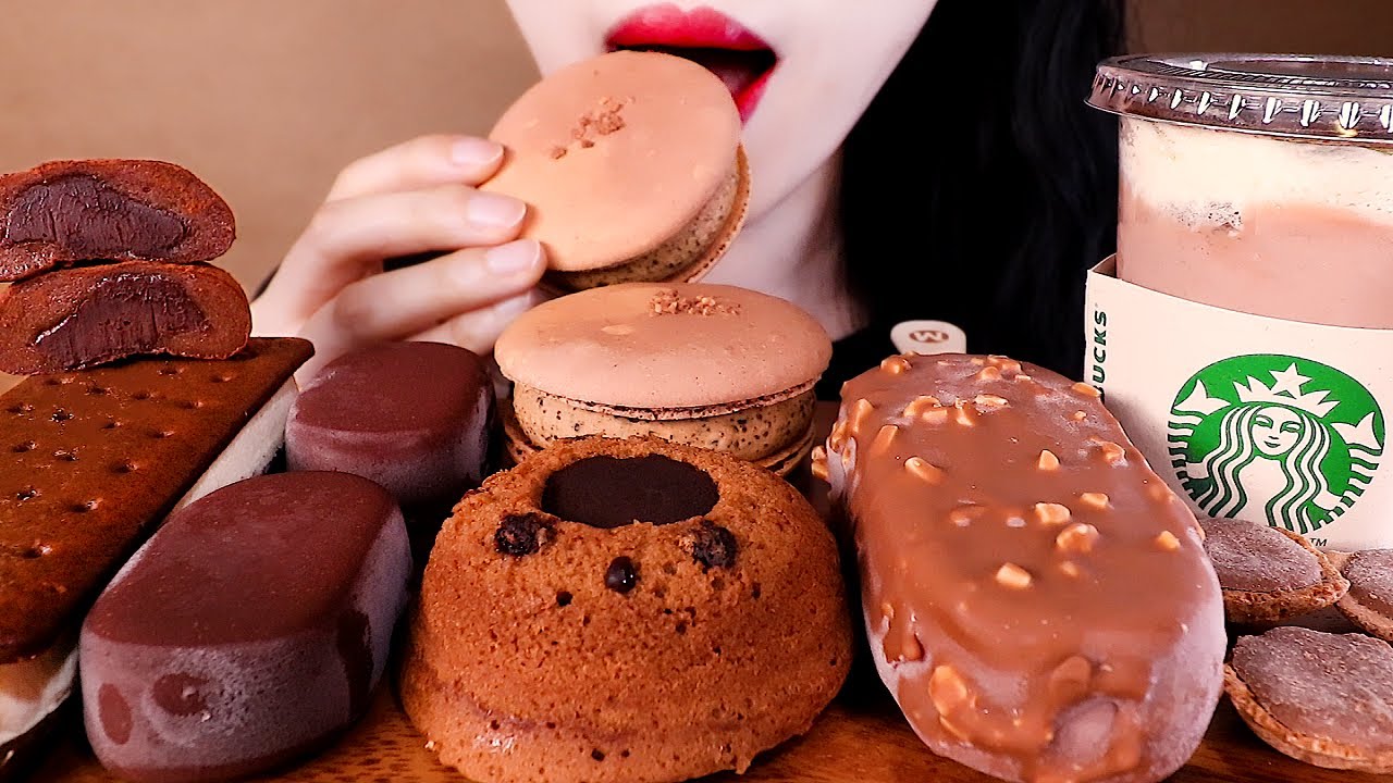 ASMR CHOCOLATE PARTY STARBUCKS CAKE, ICE CREAM, MACARON, RICE CAKE, TWIX초콜릿파티eating sounds MUKBANG먹방