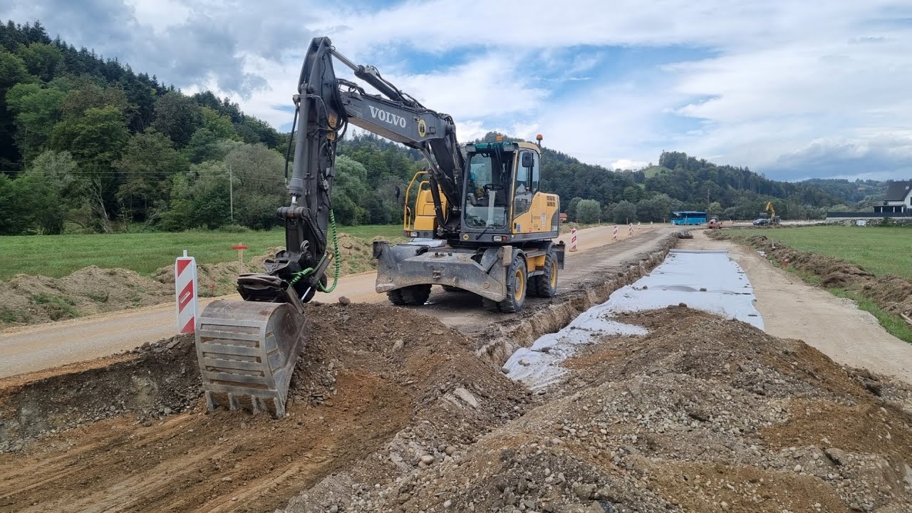 Hard Ground Excavation On The Main Road (Volvo EW160 Tiltrotator)