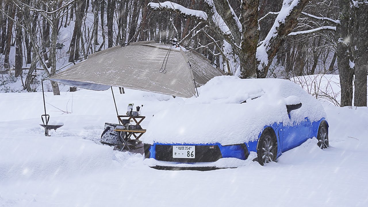 【雪中キャンプ】-5℃ 猛吹雪の中でスポーツカー車中泊！雪景色と焚き火の音に癒されるASMR【トヨタGR86】