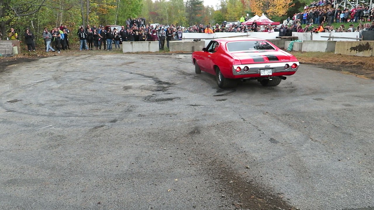 Insane burnout Chevelle over 1000 hp