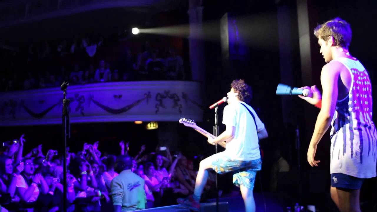 Quirky Live - The Midnight Beast