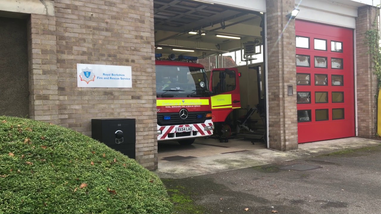 Royal Berkshire Fire & Rescue Wokingham Road Fire Station Turnout