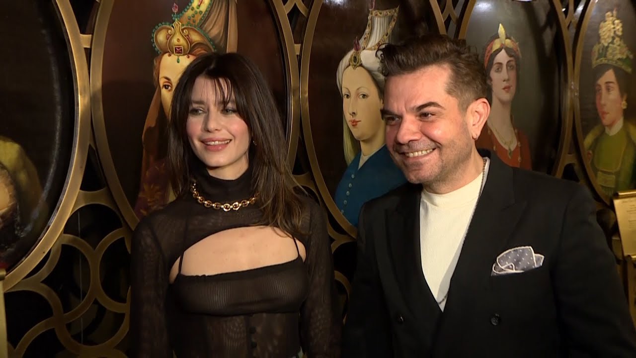 Beren Saat'in transparan bluzu eşi Kenan Doğulu'yu bile tedirgin etti