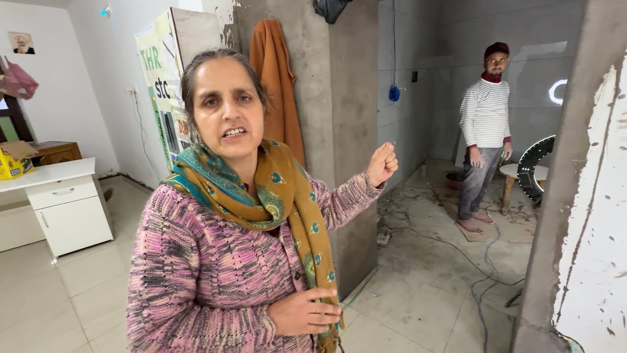 Kitchen me Door lagana hai ya nhi?? 🤔