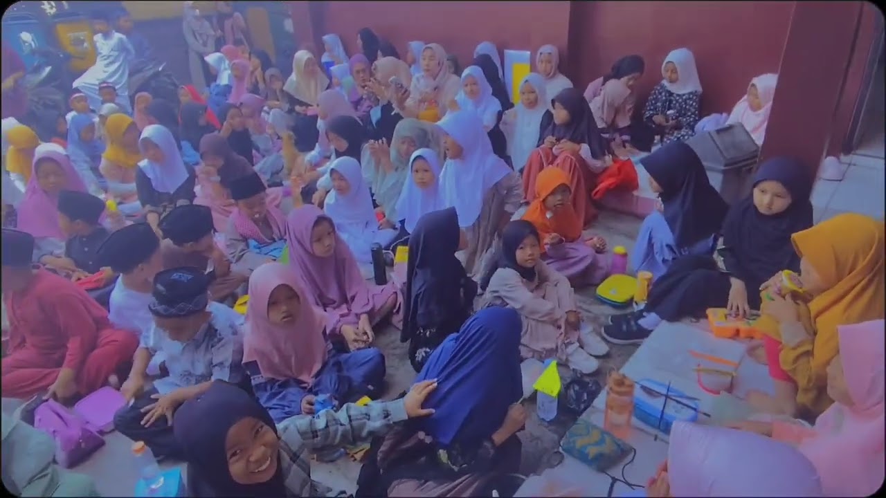 SANTUNAN YATIM DALAM RANGKA GEBYAR AKHIR MUHARAM 1446 H  SDN CIBEDUG 01